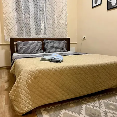 шепіт 旅馆 利沃夫